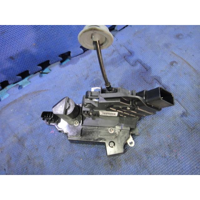 Volvo ボルボ V70 BB系 等  右 リア ドアロック アクチュエーター　キーレス ロック付き 品番 31253919 [0503] |  | 02