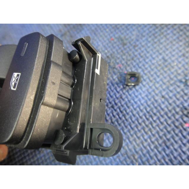 Volvo ボルボ V70 BB系 等 フロント 運転席　パワーウィンドウ スイッチ 品番 31376495　[0503] |  | 01