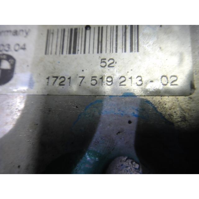 BMW E60 E61 525i NA25 NG25 NL25 等  オイルクーラー　品番 7519213 7507982　 [0564] |  | 02