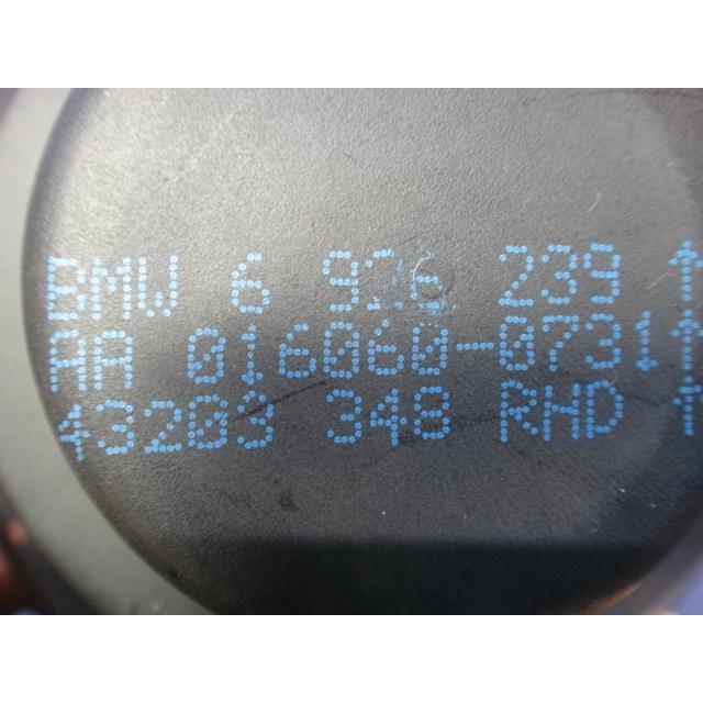 BMW Z4 E85 BT22 BT25 BT30 等  ブロア モーター ファン　ヒーターファン　品番 6926239  [0668] |  | 02