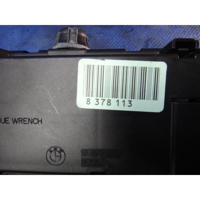 BMW Z4 E85 BT22 BT25 BT30 等  ヒューズ ボックス　品番 8378113  [0668] |  | 02