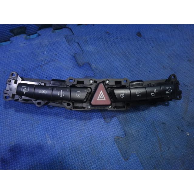 メルセデス ベンツ  W220 S320 S350 S500 等 ハザード スイッチ 他 スイッチ一式 品番 2208217758  [0729] | 