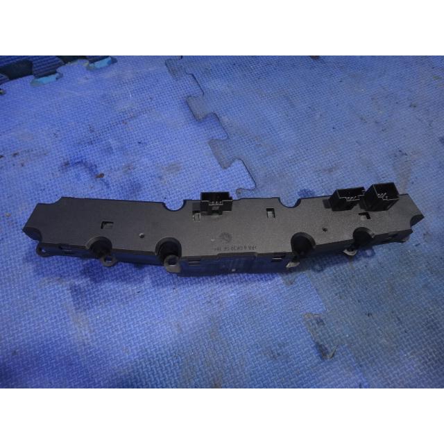 メルセデス ベンツ  W220 S320 S350 S500 等 ハザード スイッチ 他 スイッチ一式 品番 2208217758  [0729] |  | 01