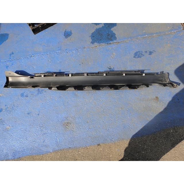 BMW ミニ クロスオーバー R60 等 左 サイド ステップ  スカート  品番 9801887   [0857] |  | 05