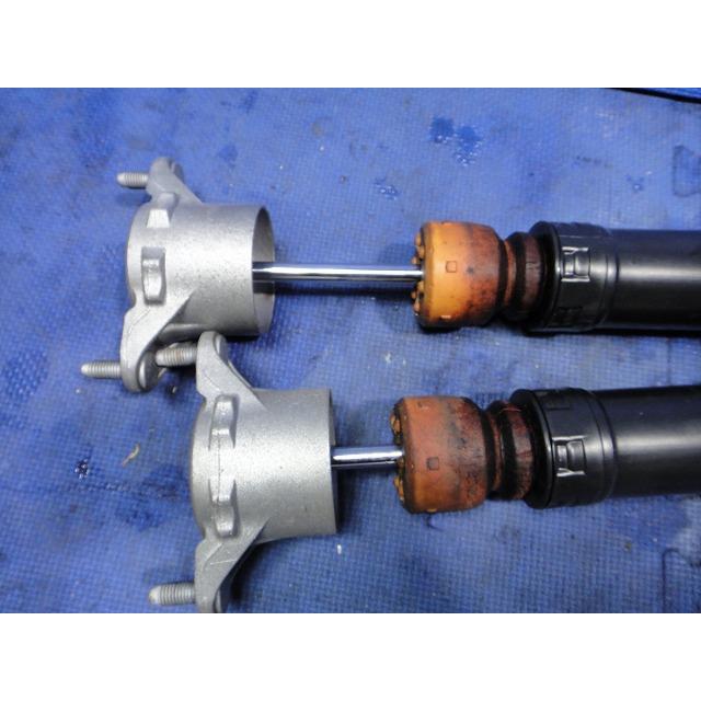 メルセデス ベンツ A180 W176 等  純正 リア ショック  左右　走:25,000Km 品番 1763201531  [0885] |  | 02