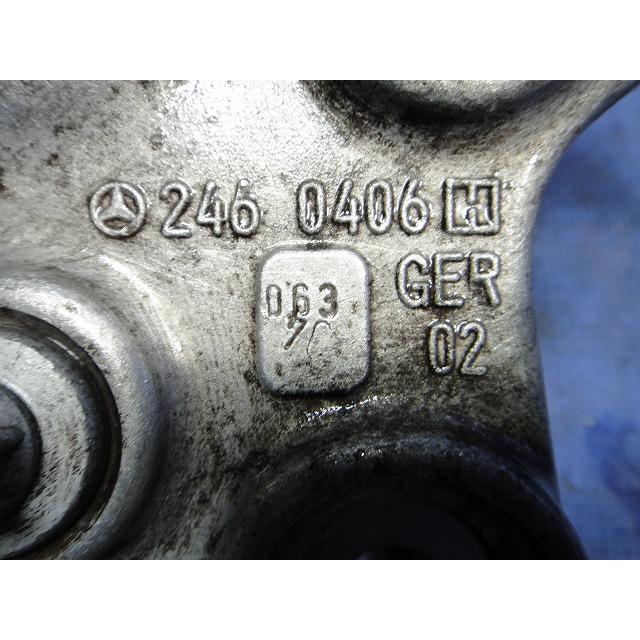 メルセデス ベンツ A180 W176 等 右 リア ハブ ナックル  2460406  走行 25,000Km   [0885] |  | 02