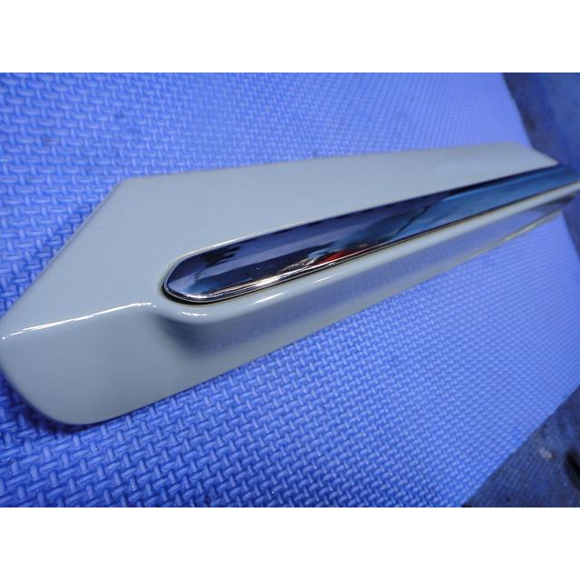 VW ザ ビートル 16CBZ 等 右 リア フェンダー モール 品番 5C5853932  LP5F/デニムブルー [0928] |  | 01