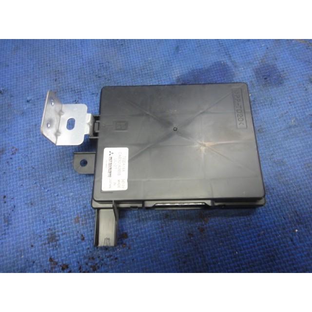 三菱 デリカ D5 CV5W 等　エアコン アンプ 7820A164   [1012] | 