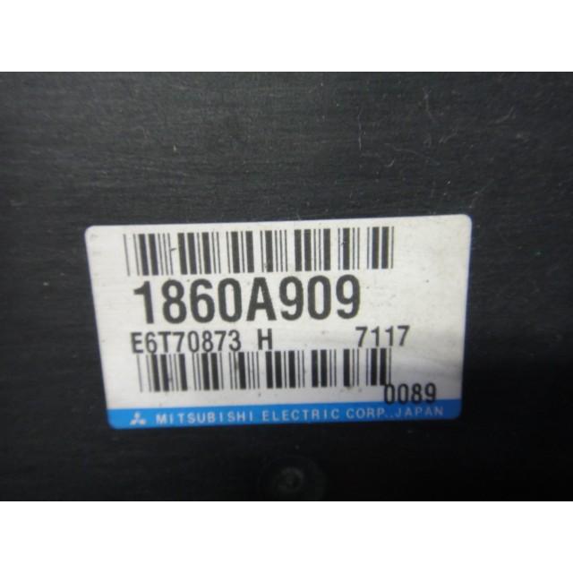 三菱 デリカ D5 CV5W 等　エンジン コンピューター　1860Ａ909　   [1012] |  | 01