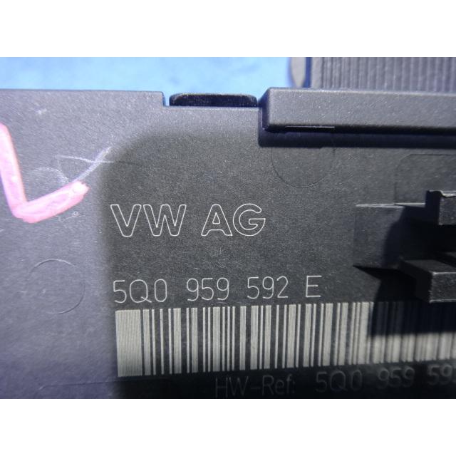 ワーゲン ゴルフ 7 AUCPT AUCJZ 等  左 フロント ドア コントロールユニット 品番 5Q0959592 [1074] |  | 01