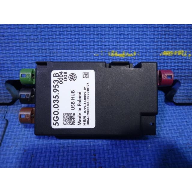 ワーゲン ゴルフ 7 AUCPT AUCJZ 等  USB HUB コントロールユニット 品番 5G0035953 [1074] | 