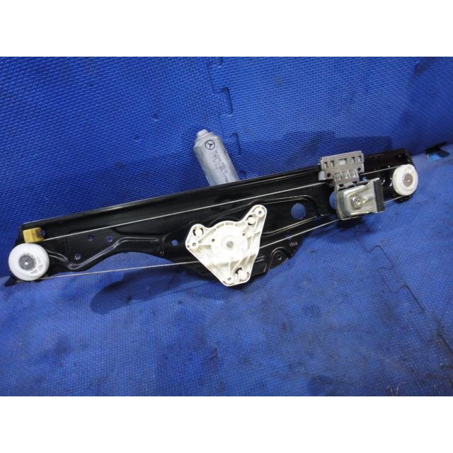 メルセデス ベンツ   W211 E240 E320 等　純正　右 リア パワーウィンドウ レギュレーター モーター一式 品番 2117300246 [1328] |  | 01