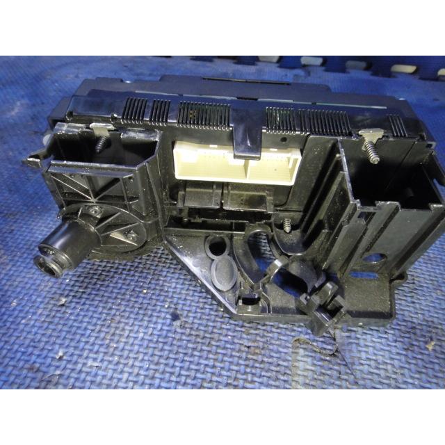 VW ゴルフ ヴァリアント 1K 系  エアコン スイッチ　品番 1K2820045B  [1339] |  | 01