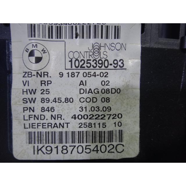 BMW E90 E91 320i 325i 等 スピード メーター パネル  68,940Km  品番 9187054  [1345] |  | 02