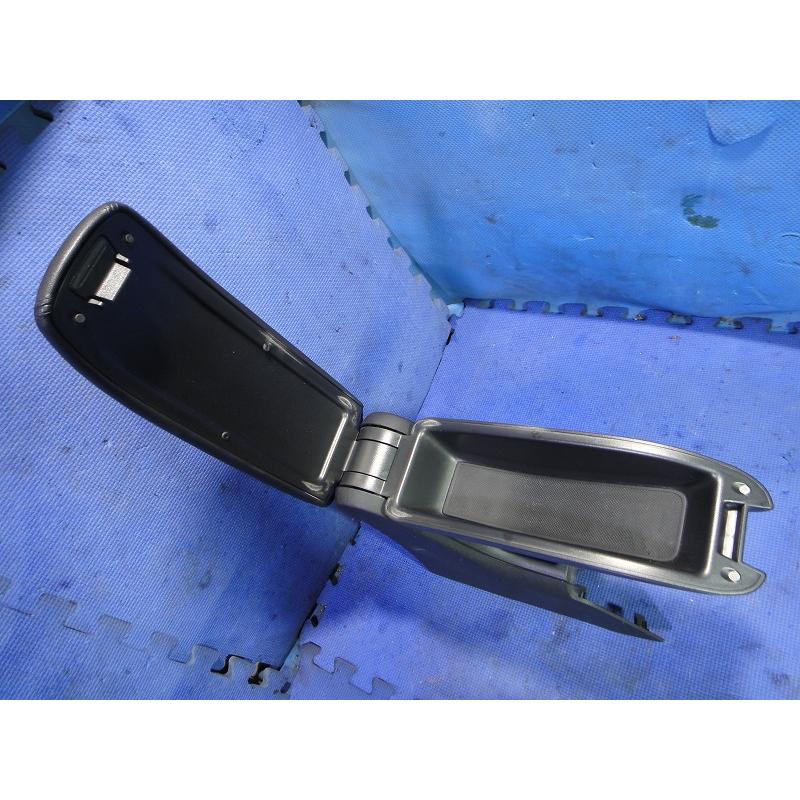 プジョー 208 A9 系 等 純正 アームレスト  肘置き  小物入れ　  [1348] |  | 02