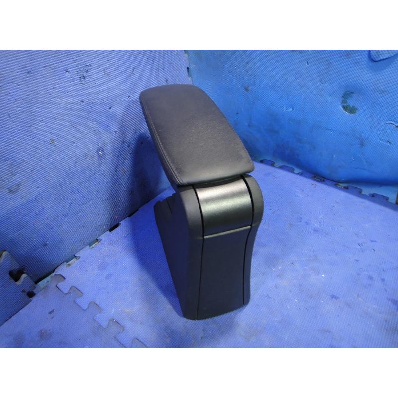 プジョー 208 A9 系 等 純正 アームレスト  肘置き  小物入れ　  [1348] |  | 04