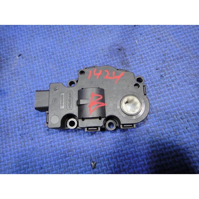 BMW X1 E84 VL18 等  エアコン ヒーター フラップ モーター (b)  品番 EFB432 410475520 CZ113930 [1424] |  | 01