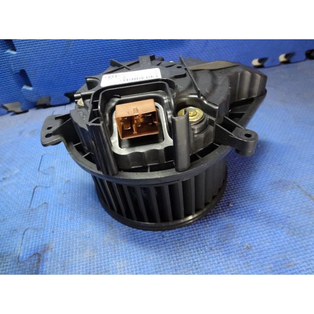 アウディ A4 8E系 B6 等 ブロア モーター ファン　品番 8E2820021E  [1437] | 