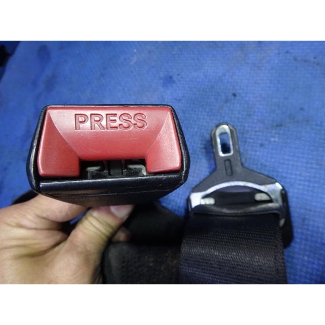 メルセデス ベンツ W124　E280 E320 TE ワゴン 等  リア シート ベルト バックル  [1479] |  | 02