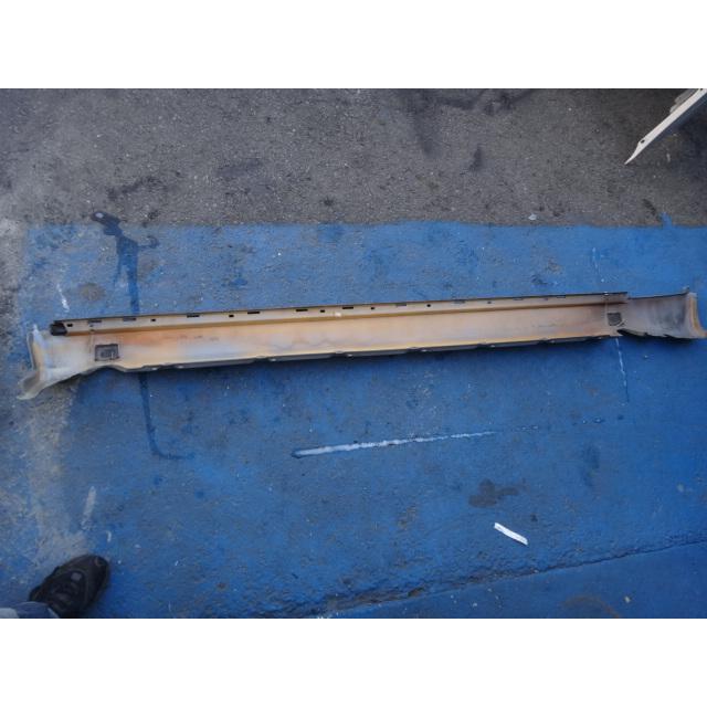 メルセデス ベンツ W124　E280 E320 等 左 サイドステップ スカート  品番 1246902340   [1479] |  | 06