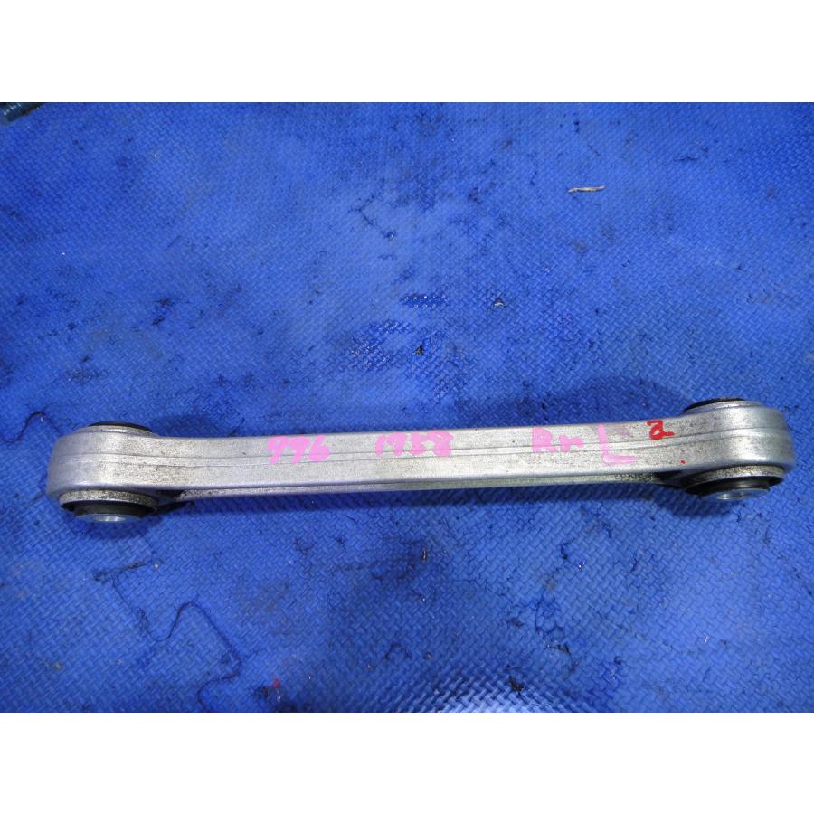 ポルシェ カレラ 911 996 右 リア アーム  (a)  左右共通  品番 99633114705 【1758】 |  | 01