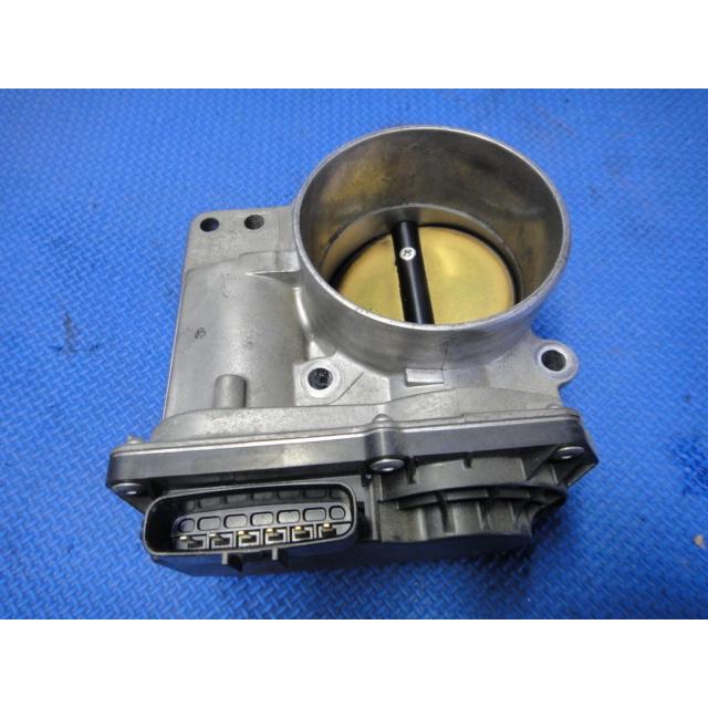 ボルボ V70 SB5244W 等  スロットルボディ　品番 30711551　 [1918] | 