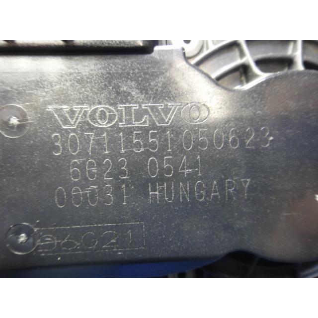 ボルボ V70 SB5244W 等  スロットルボディ　品番 30711551　 [1918] |  | 01