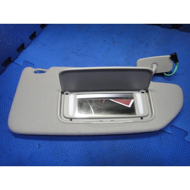 ボルボ V70 SB5244W 等   右 サンバイザー　 [1918] | 