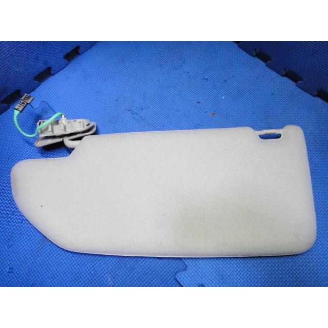 ボルボ V70 SB5244W 等   右 サンバイザー　 [1918] |  | 01