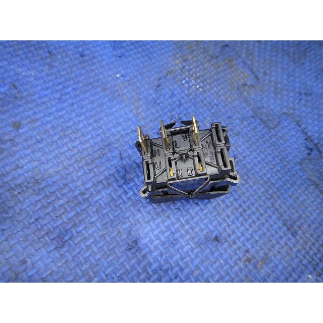 アウトビアンキ A112 等　熱線 デフォッガー スイッチ  [1955] |  | 02