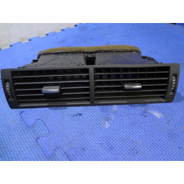 アウディ A4 8E系  B7 等  エアコン 吹出し口 中央 送風口 センター 左右　  [1976] | 