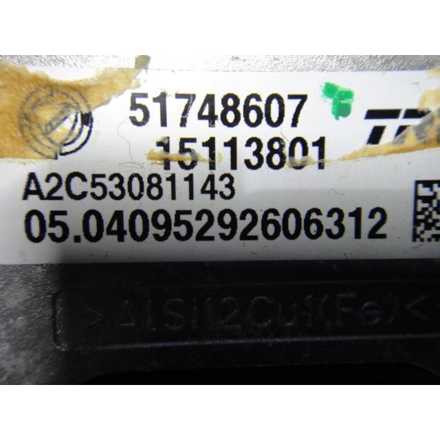 アルファロメオ 159 2.2 JTS 等 ヨーレート センサー　品番 51748607　15113801   [2047] |  | 01