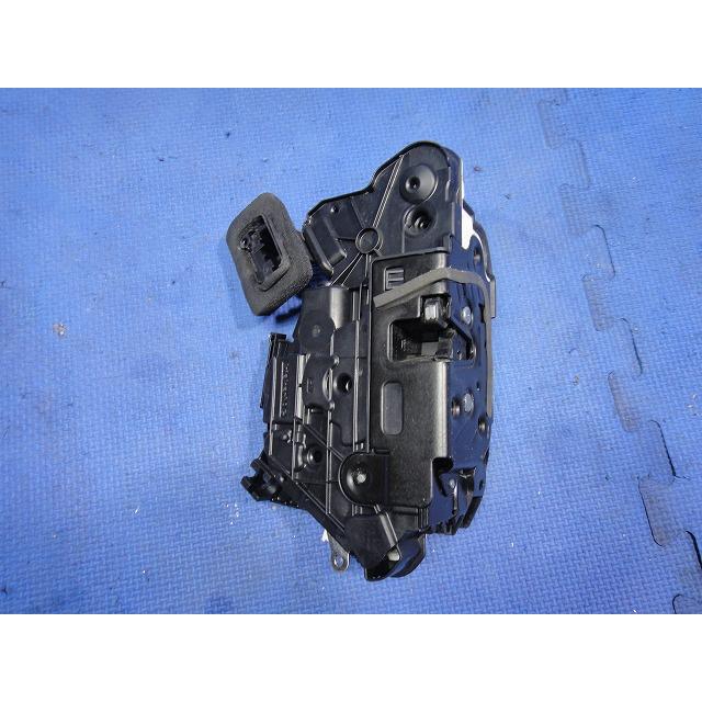 2017y VW ポロ  6R 系 等 右 フロント ドアロック ソレノイド アクチュエーター  品番 5K2837016E  [2085] | 