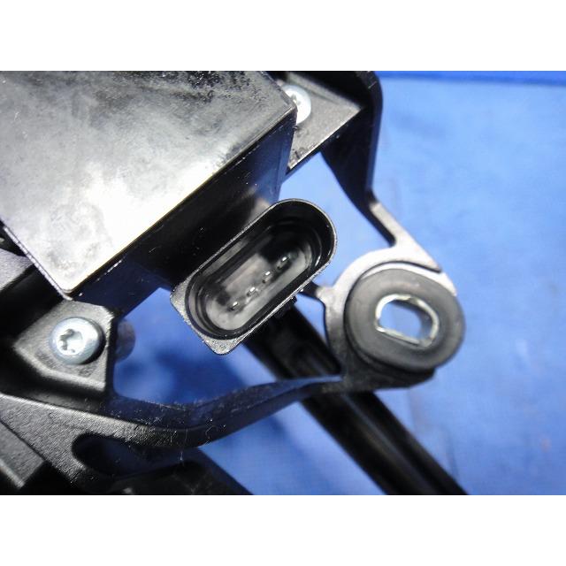 2017y VW ポロ  6R 系 等 リア ワイパー リンク モーター 一式   [2085] |  | 02