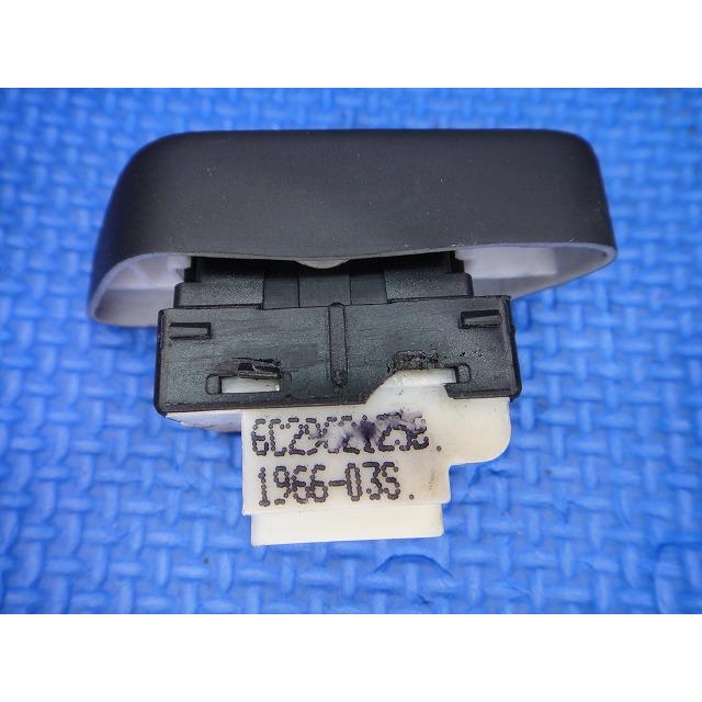 2017y VW ポロ  6R 系 等 ドアロック スイッチ ボタン 品番 6C29621258  [2085] |  | 01