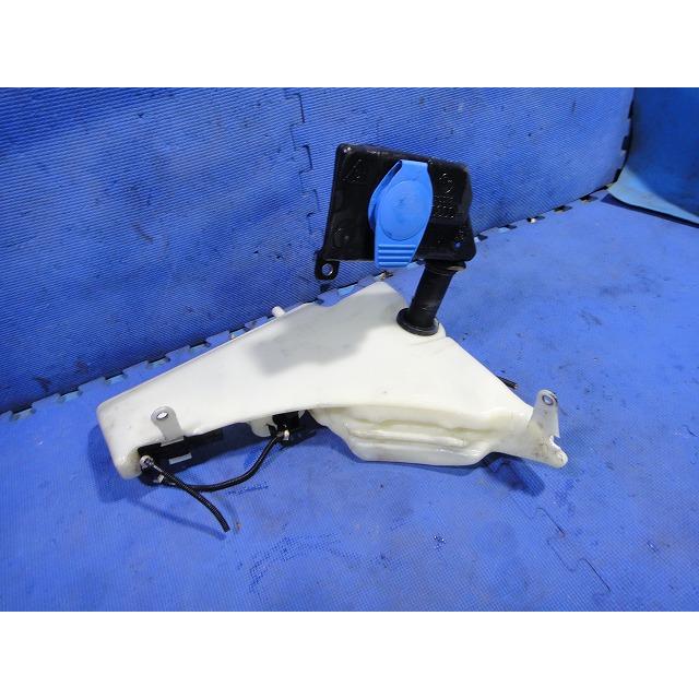 アウディ A4 8K系  B8 等 ウィンドウ ウォッシャー タンク モーター付き 品番 8T0955453   [2265] | 