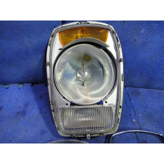 メルセデス ベンツ W114 250 等  ヘッドライト 縦目 (a) [2285] |  | 01