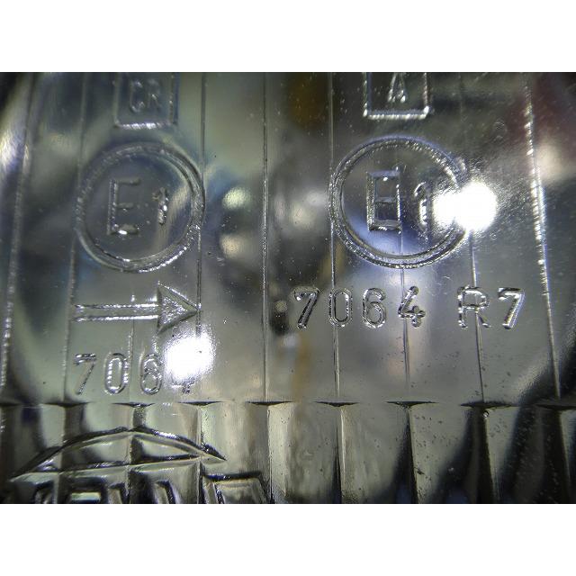 メルセデス ベンツ W114 250 等  ヘッドライト 縦目 (a) [2285] |  | 06