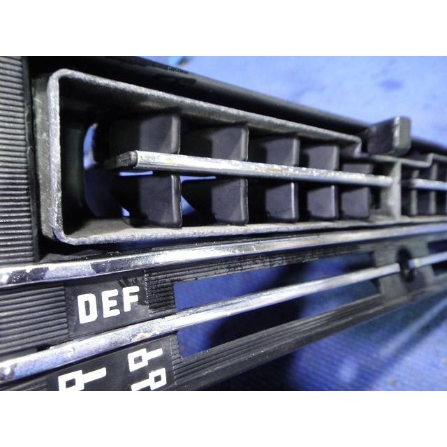 メルセデス ベンツ W114 250 等  エアコン ヒーター 吹出口 中央 左右 ルーバー センター   [2285] |  | 01