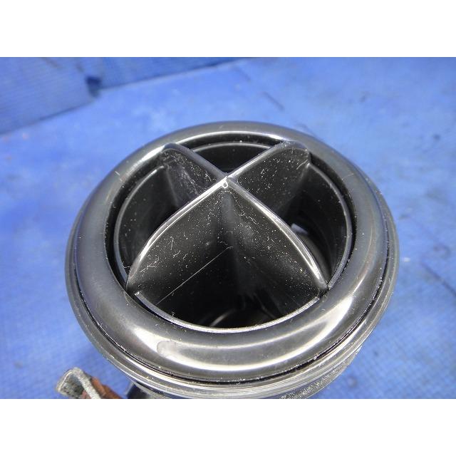 メルセデス ベンツ W114 250 等 左 ヒーター 吹出口 ルーバー   [2285] |  | 01