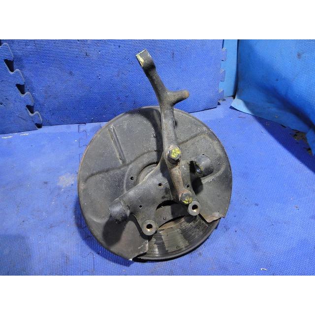 メルセデス ベンツ W114 250 等  右 フロント ハブ ナックル  [2285] |  | 01