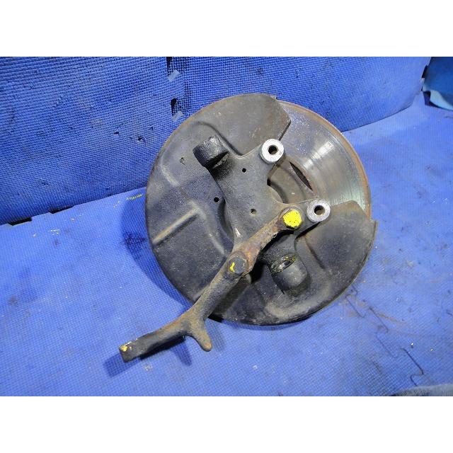 メルセデス ベンツ W114 250 等  左 フロント ハブ ナックル  [2285] |  | 01