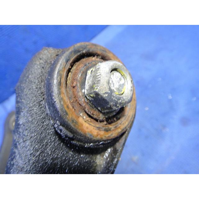 メルセデス ベンツ W114 250 等  右 フロント アッパー アーム  [2285] |  | 02