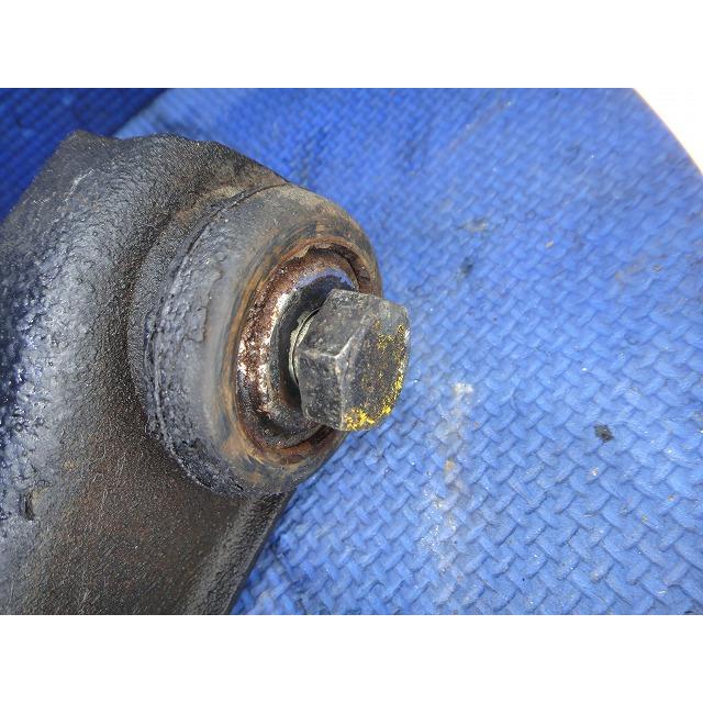 メルセデス ベンツ W114 250 等  右 フロント アッパー アーム  [2285] |  | 03