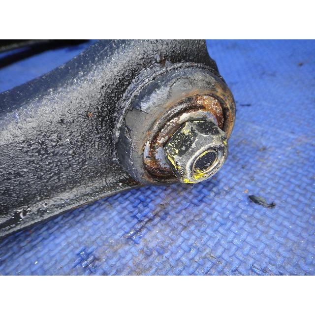 メルセデス ベンツ W114 250 等  左 フロント アッパー アーム  [2285] |  | 02