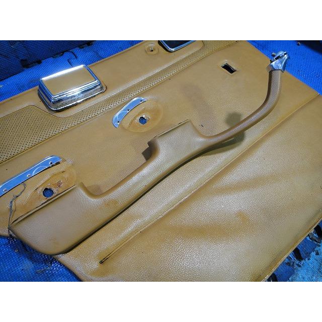 メルセデス ベンツ W114 250 等  左 リア 内張 ジャンク 部品取り  [2285] |  | 01