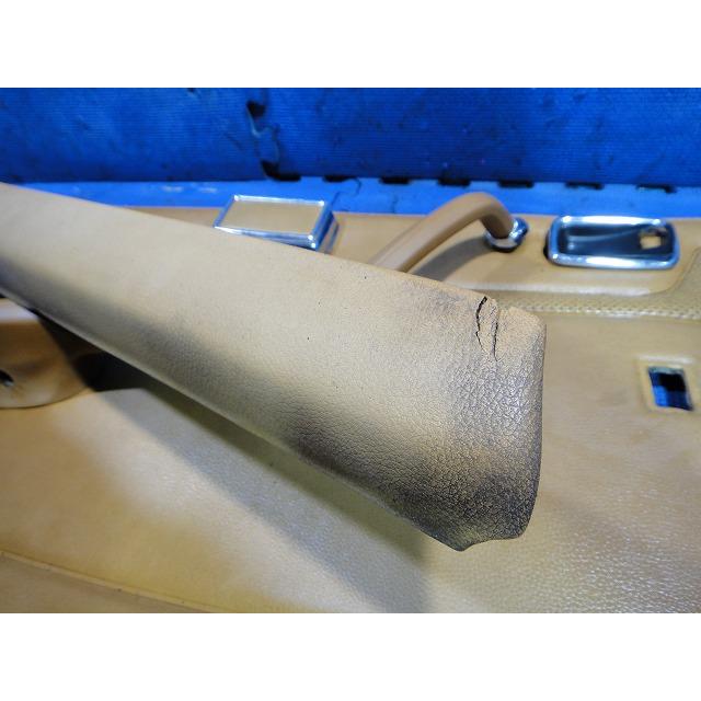 メルセデス ベンツ W114 250 等  左 リア 内張 ジャンク 部品取り  [2285] |  | 06