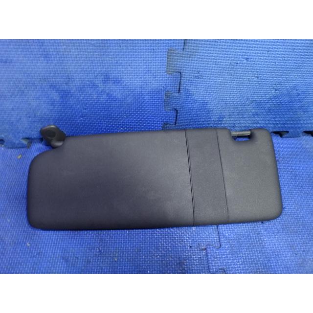 アウディ TT 8J 系 等  右 サンバイザー  [2298] |  | 02