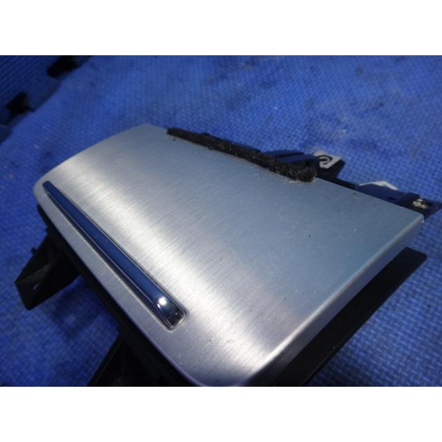 アウディ TT 8J 系 等 純正 灰皿   [2298] |  | 02