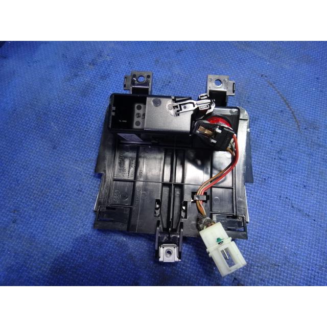 アウディ TT 8J 系 等 純正 灰皿   [2298] |  | 03